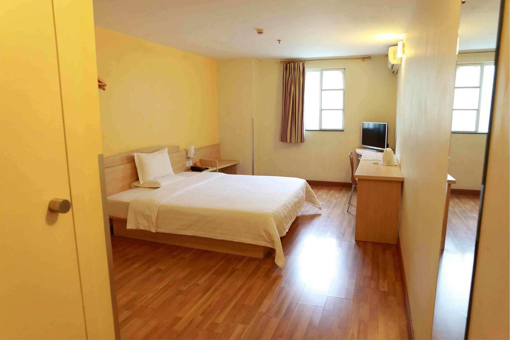 7Days Inn Yueyang East Maoling Pedestrain Street Exterior photo