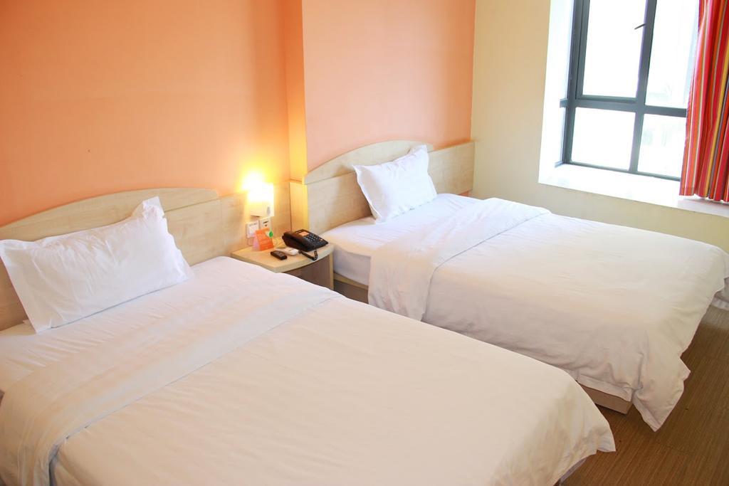 7Days Inn Yueyang East Maoling Pedestrain Street Exterior photo