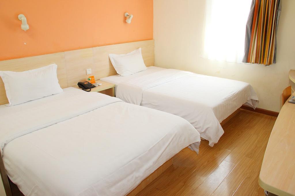 7Days Inn Yueyang East Maoling Pedestrain Street Exterior photo