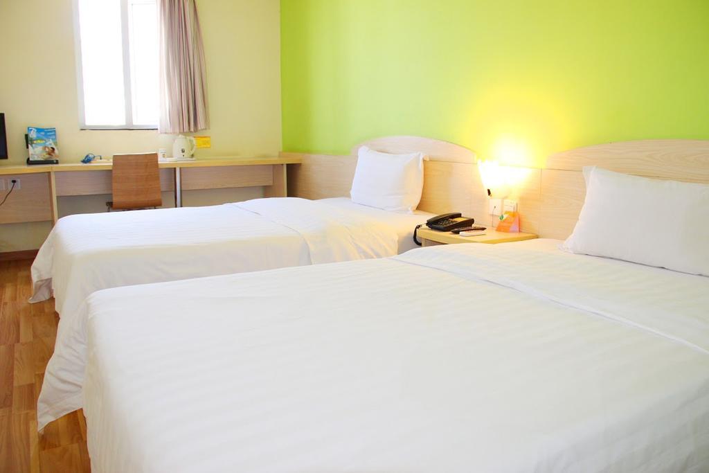 7Days Inn Yueyang East Maoling Pedestrain Street Exterior photo