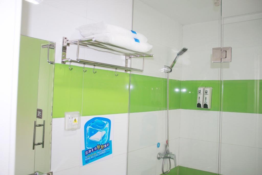 7Days Inn Yueyang East Maoling Pedestrain Street Exterior photo